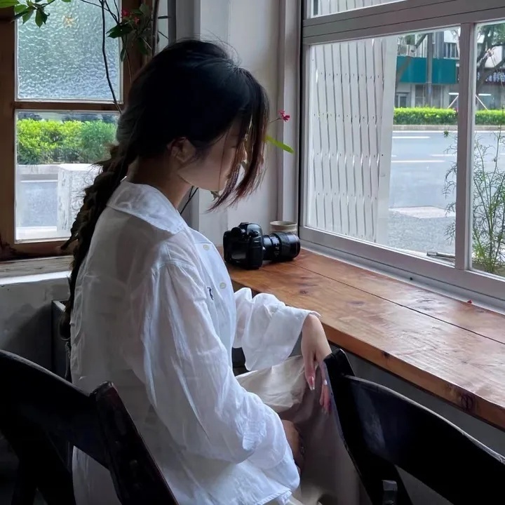 直播间被投诉售假，直播间陷入售假风波，危机处理专家如何扭转乾坤
